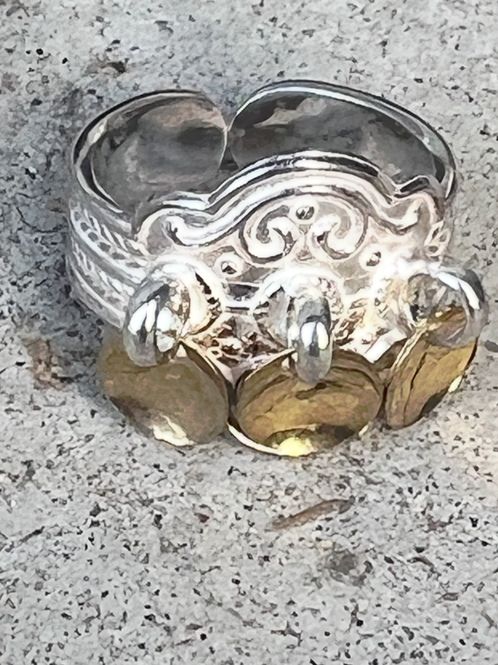 Hovedbilde Bunadsring, hvitt sølv med gullforgylt blader - 12150